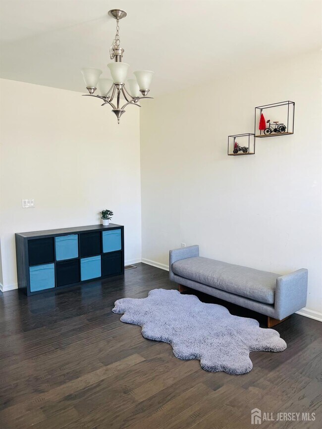 Foto del edificio - 16 Clover Ln