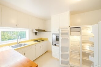 Building Photo - 34 Sunrise Ave