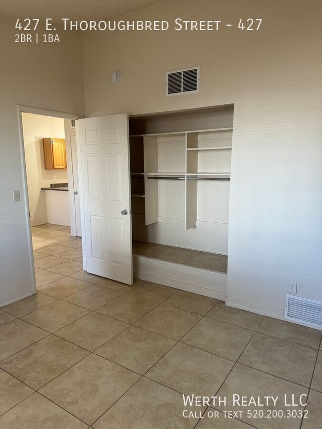 Building Photo - 2 Bed/ 1 Bath home Great Location and Newl...