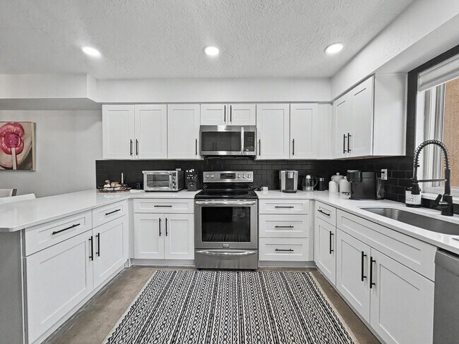 Foto del edificio - 9608 Merion Cir NE
