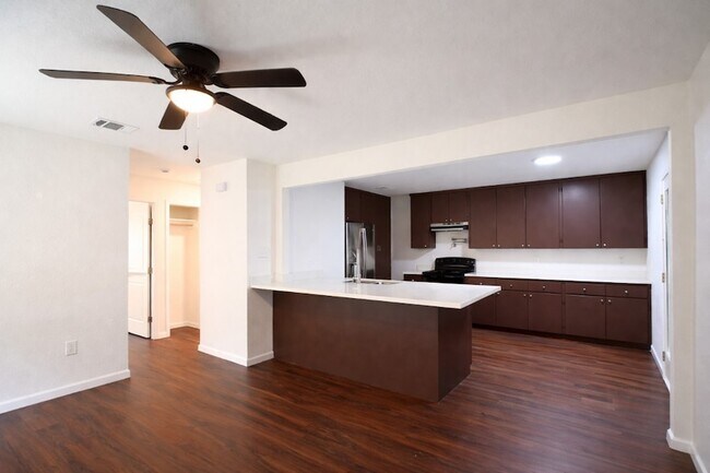 Foto del edificio - 916 Parkway Dr