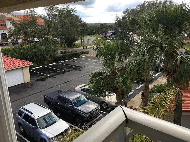 Foto del edificio - 464 Bouchelle Dr