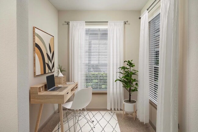 Building Photo - Live Easy. Live Stylish. Live Midtown!