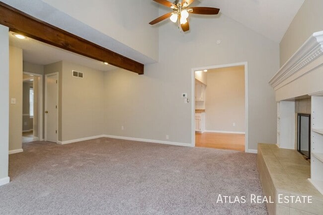 Foto del edificio - 9336 Greenway Ln