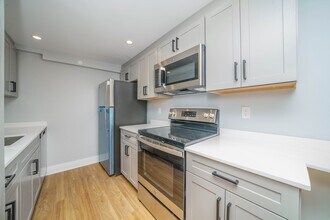 Building Photo - 132 Sherman St