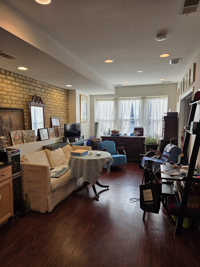 Living Room (Clutter from tenant moving) - 2819 N Kedzie Ave