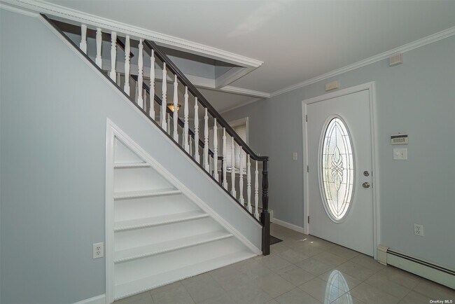 Building Photo - 303 Lansdowne Ave
