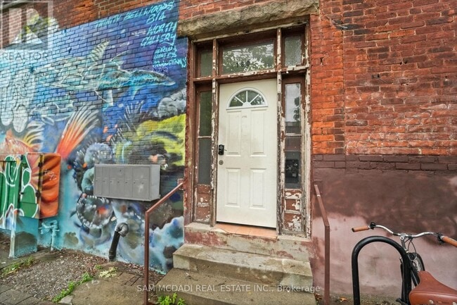 Building Photo - 180 Bellwoods Ave