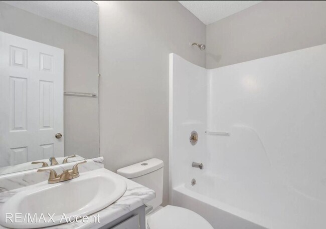 Foto del edificio - 3 br, 2 bath House - 105 NE Shayna Drive