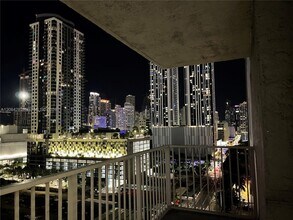 Building Photo - 800 N Miami Ave