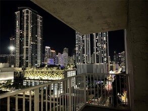 Building Photo - 800 N Miami Ave