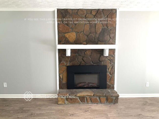 Building Photo - 558 Lake Michele Ct
