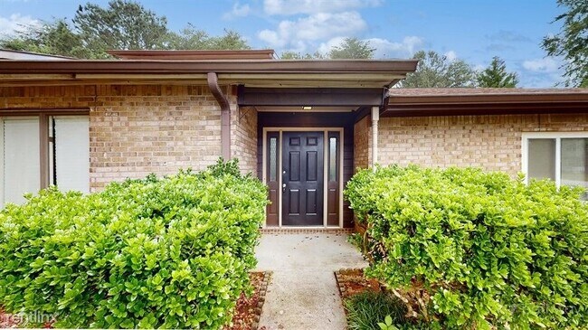 Building Photo - 3 br, 3 bath Townhome - 1443 Stoneleigh Way