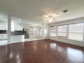 Building Photo - 18819 Knobby Oaks Pl