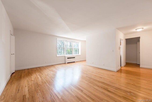 Foto del edificio - 1133 Midland Ave