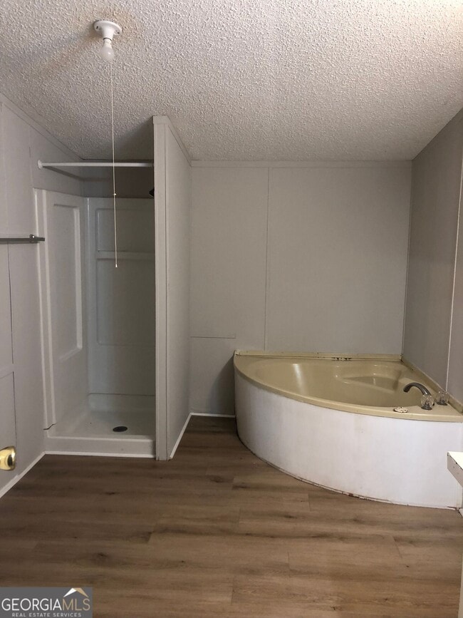 Building Photo - 983 Squirrel Hollow Rd