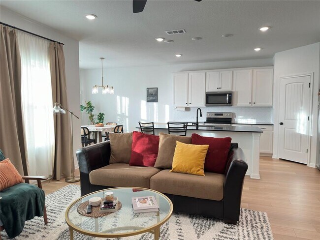 Foto del edificio - 19320 Forman Dr