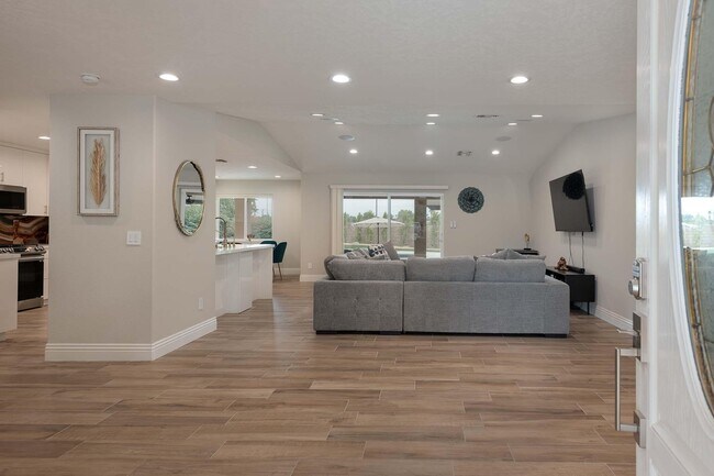 Building Photo - 49610 Date Palm Dr