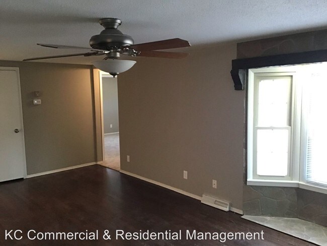 Building Photo - 4324 NE Sunnybrook Ln
