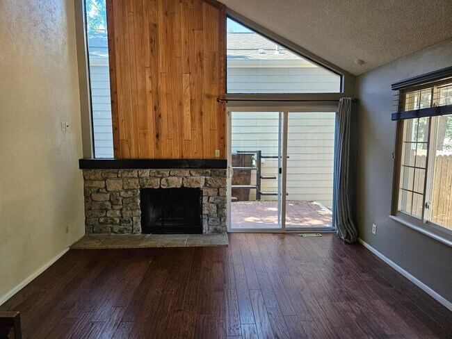 Foto del edificio - 3 BED 2 BATH IN AURORA