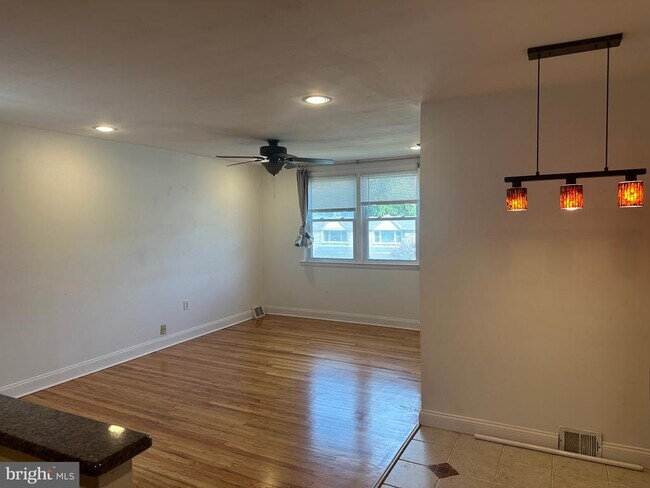 Foto del edificio - 7010 Valley Ave