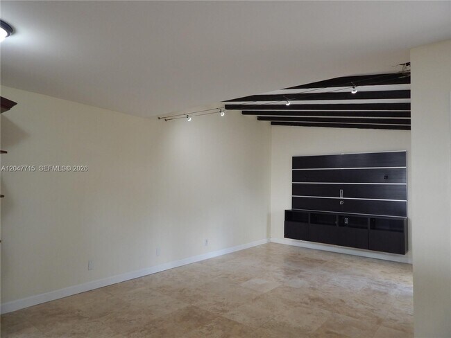 Foto del edificio - 6959 SW 110th Ct