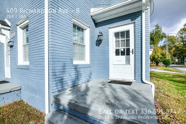 Foto del edificio - 409 Richardson Ave