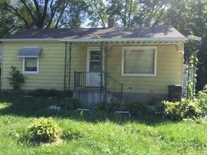 Building Photo - 2306 Idaho St