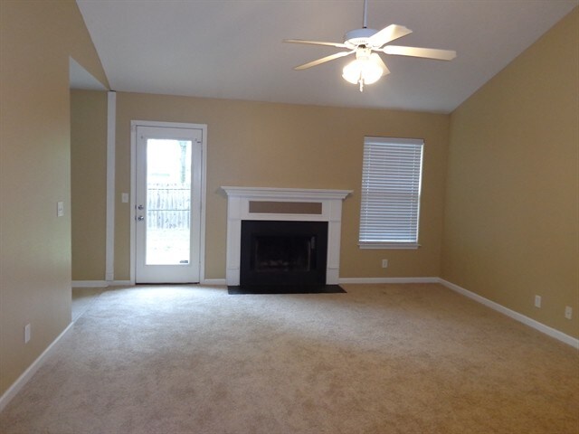 Building Photo - 3720 Southbend Dr