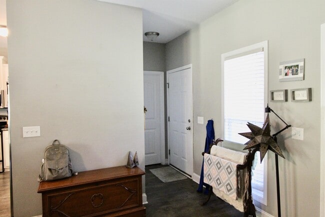 Building Photo - 425 Serenity Ave