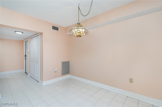 Foto del edificio - 4912 Vincennes St
