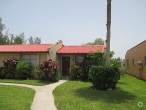 Building Photo - 124 Lake Irene Dr