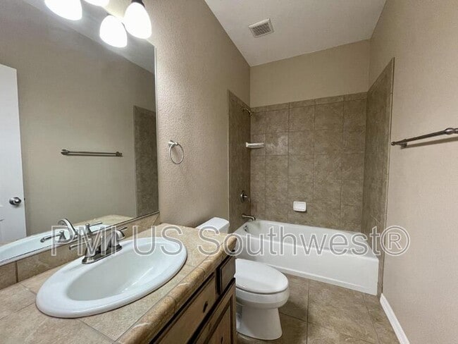 Foto del edificio - 11 Hickory Knoll Cir