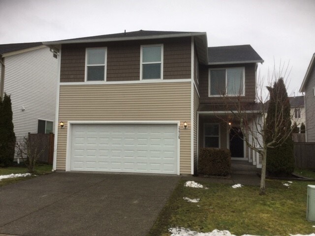 Foto principal - 17715 Silver Creek Avenue East