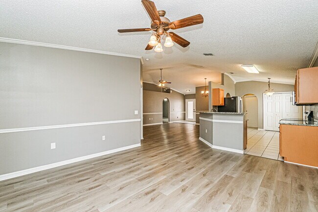 Foto del edificio - 12934 Lake Vista Dr