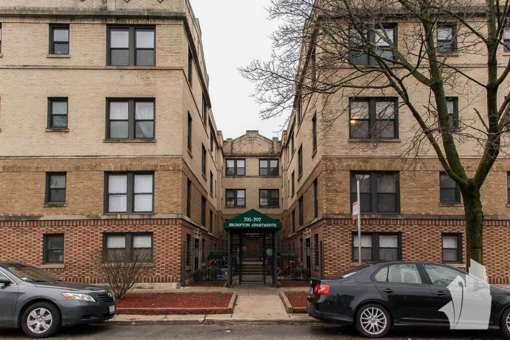 Primary Photo - 701 W Brompton Ave
