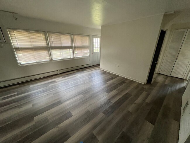 Foto del edificio - Welcome to this 4 bedroom 2 bath home in t...