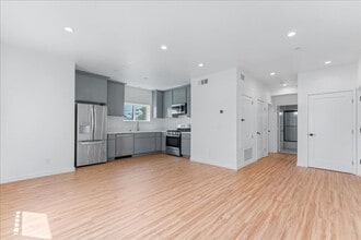 Building Photo - 4019 Mont Clair St