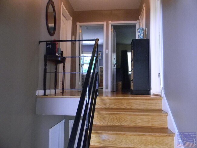 Foto del edificio - 945 Split Rock Rd