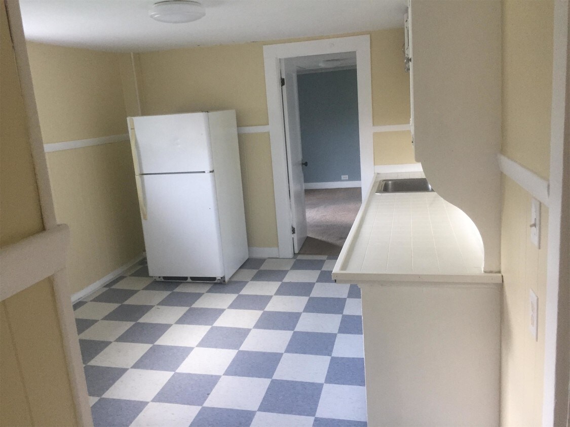 186 Crescent St Unit 1862, Athol, MA 01331 Apartment for Rent in