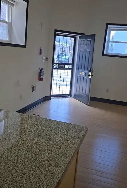 Foto del edificio - 641 N 15th St