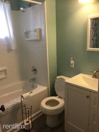 Foto del edificio - 2 br, 1 bath Apartment - 2026 Chesterland Ave