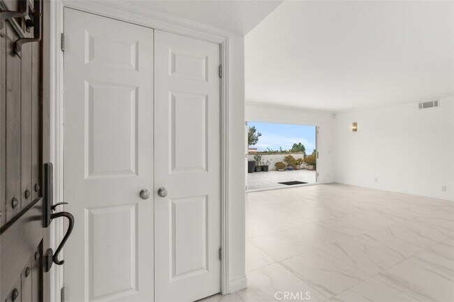 Foto del edificio - 716 Calle Camisa