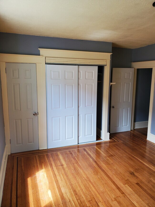 Bedroom 1 - 1652 Dyre St