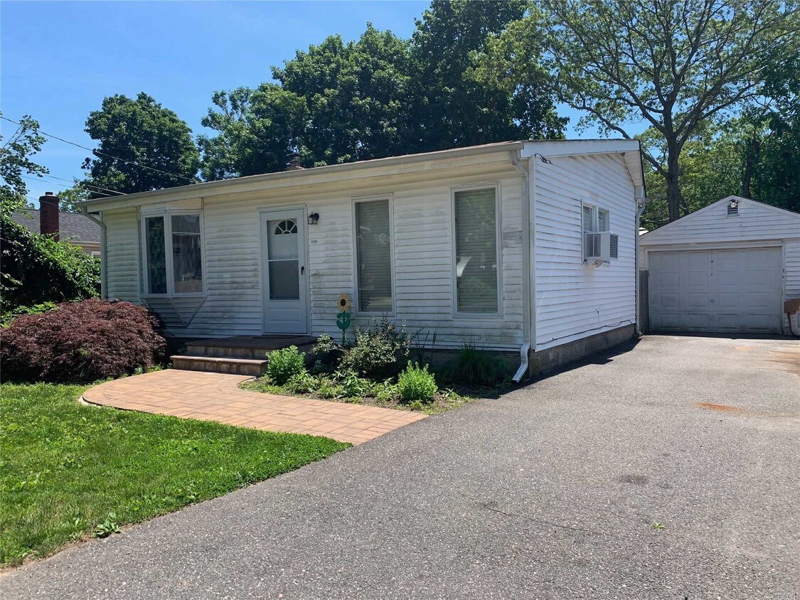 Foto principal - 110 N Huron St
