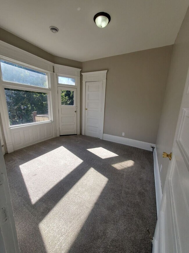 Foto del edificio - 3018-3020 W Juneau Ave.