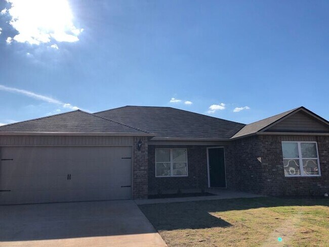 Building Photo - Four Bedroom | Two Bath Rental Home