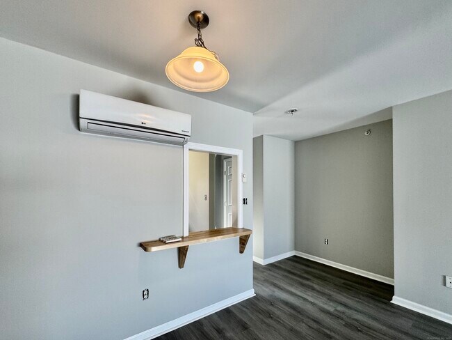 Foto del edificio - 466 Danbury Rd