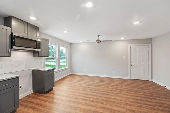 Foto del edificio - 6609 Bacher St