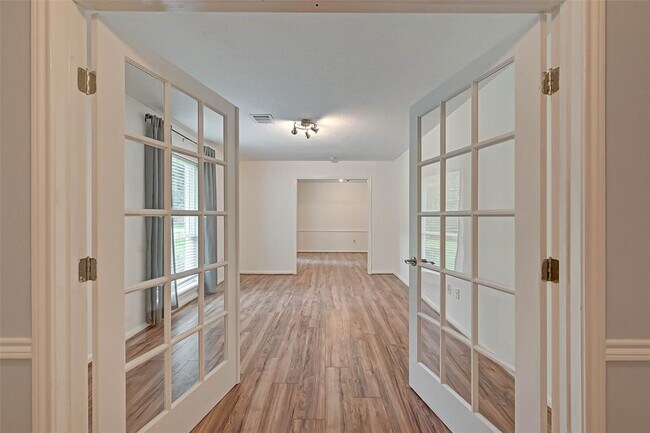 Building Photo - 25614 Spring Ridge Dr